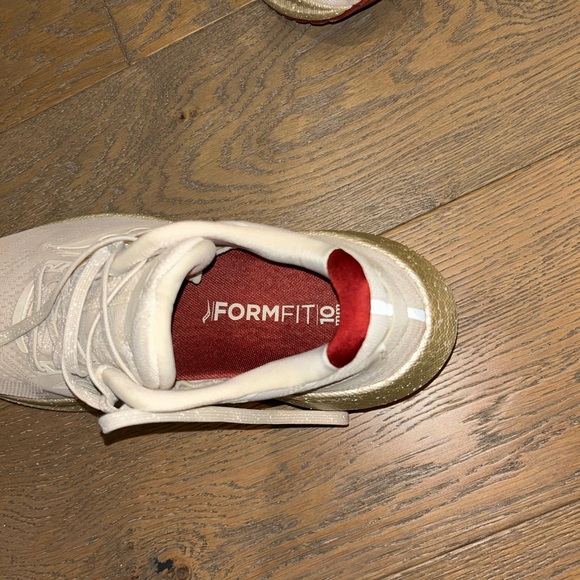 Saucony Women's Cream and Red Athletic Shoes - Picture 4 of 4